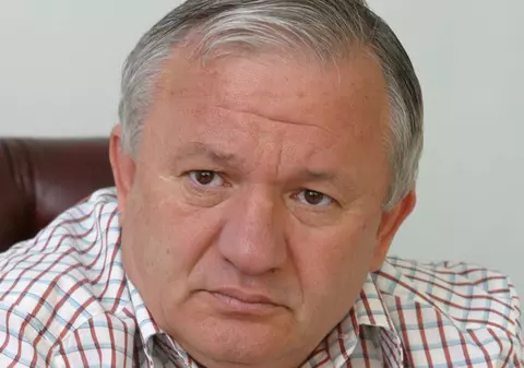 Porumboiu: "Steliştii au mâncat ceva urât mirositor de au atâta noroc"