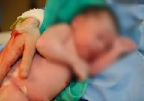 Bebeluş ucis, în joacă, de sora lui