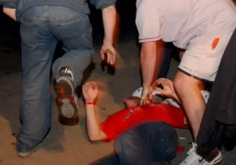 Scandal cu împuşcături şi săbii între două familii din Slobozia