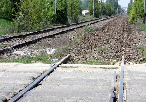 Un accident rutier a blocat circulaţia feroviară  între Ploieşti şi Braşov