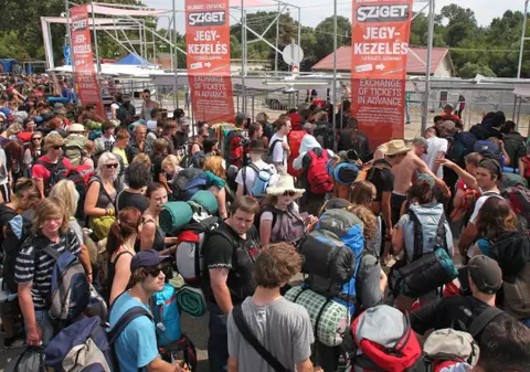 Hoţi români, prinşi la Festivalul de la Sziget