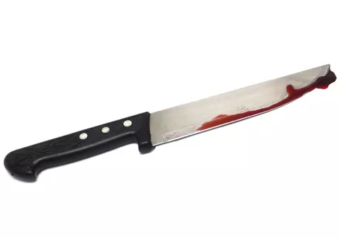 O tânără de 17 ani a înjunghiat mortal 30 de bărbaţi