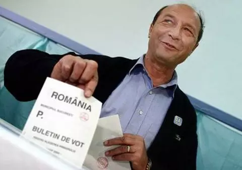 "Menţinerea lui Băsescu preşedinte - pericol naţional!" 