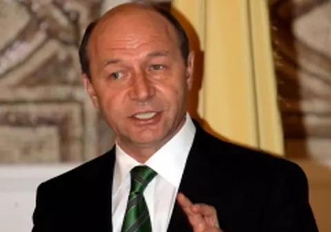 Băsescu:”Sunt universităţi de stat echivalente cu Spiru Haret”