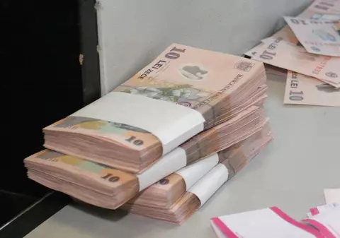 Salariile mici ale bugetarilor vor creşte rapid până în 2015