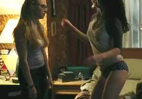 Video / Megan Fox a sărutat o fată şi i-a plăcut