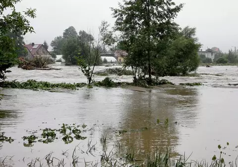 Sat rusesc devastat de ape