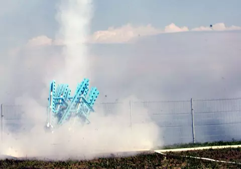Un prahovean s-a trezit cu o racheta antigrindină în curte