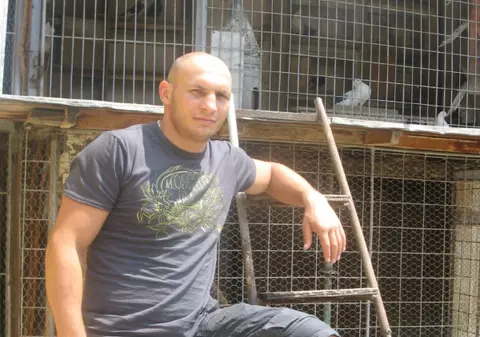 Adrian Diaconu îşi linge rănile acasă