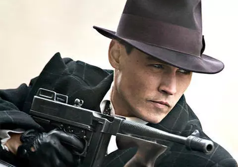 Publicitate cu gloanţe