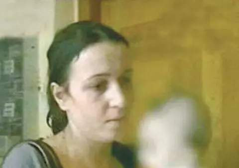 A căzut în cap, pe ciment