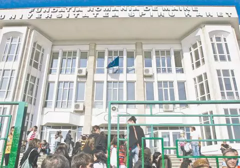 100.000 de studenţi, înnebuniţi de «Abramburica»
