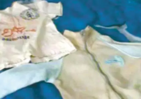 «De ce i-au rămas hainele întregi?»