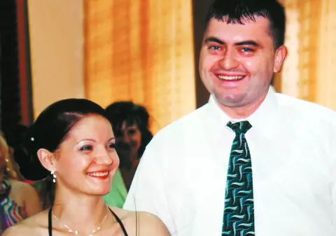 Ea e fata care a căzut în puţul liftului