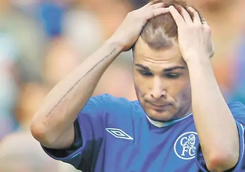 Mutu, dator încă 858.000 €