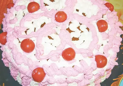 Tort festiv cu vişine