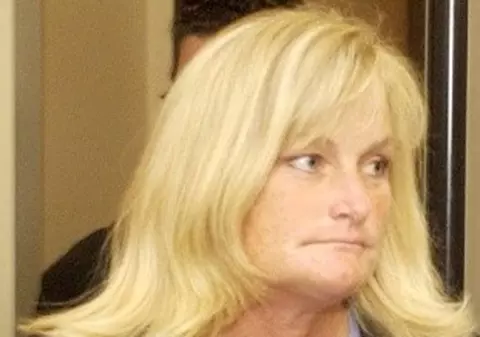 Debbie Rowe, invitată la înmormântarea lui Michael