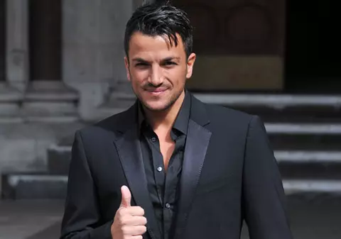 Peter Andre este disponibil. Interesate?