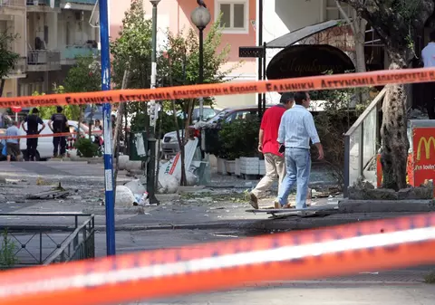 Atentat cu bombă în faţa Bursei din Atena