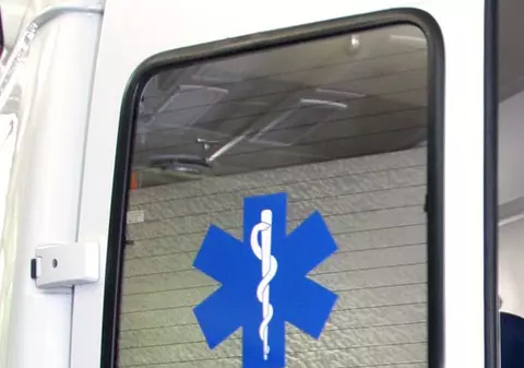 Criza loveşte în România: Au pus numere de căruţă ambulanţei! 