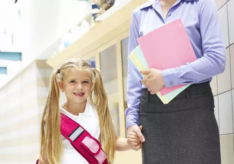 Fără fuste mini pentru profesoarele din Kazahstan