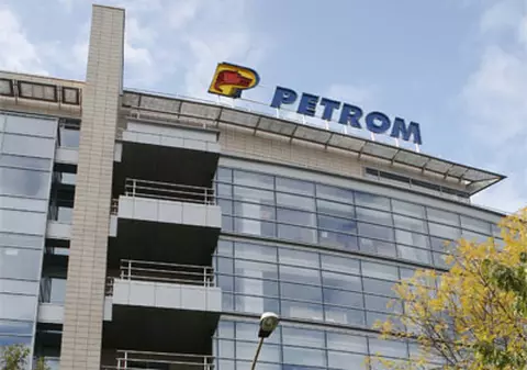 Petrom a redus luni preţul carburanţilor