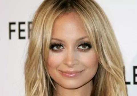 Nicole Richie se pregăteşte să nască