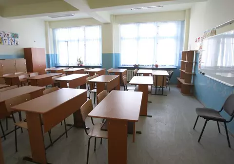 FEN: Profesori, nu vă prezentaţi în prima zi de şcoală! 