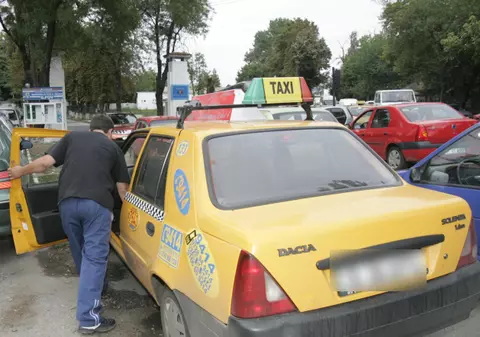 Taximetrişti bătuţi cu brutalitate de clienţii beţi
