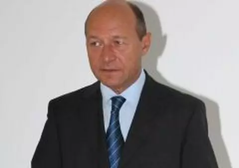 Traian Băsescu transmite condoleanţe la moartea lui Nicu Constantin