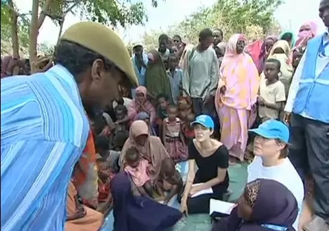 Angelina Jolie vrea să-i ajute pe refugiaţii somalezi