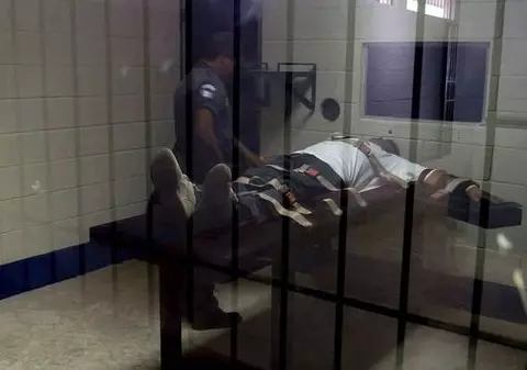 Execuţia unui condamnat la moarte a eşuat