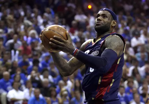 Baschetbalistul LeBron James va juca într-o comedie