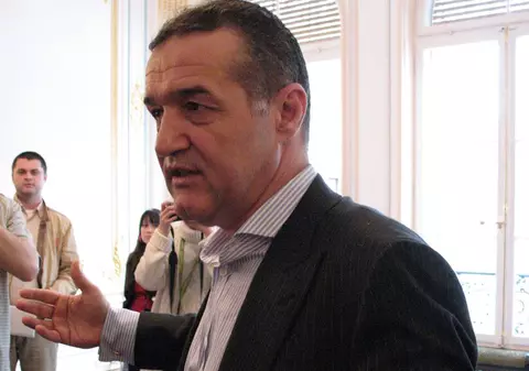 Becali: "Fanii Stelei sunt paraziţii societăţii"