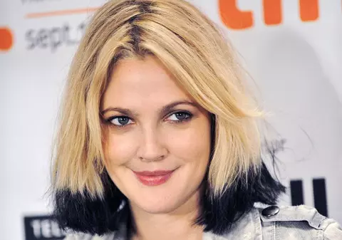 Drew Barrymore: "Nu sunt beţivă, dar mai beau din când în când"