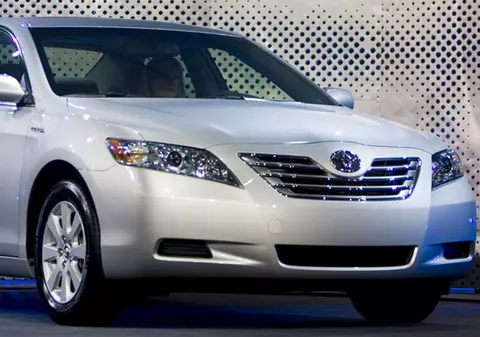 Toyota cheamă 3,8 milioane de automobile, pentru probleme la... preşuri