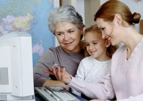 A vrut să-şi vândă bunica pe eBay pentru că o enervează