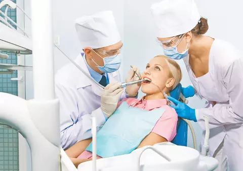 Implantul dentar se face în funcţie de sănătatea pacientului