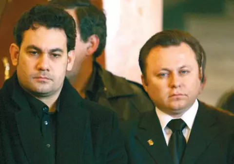 Ionuţ Dolănescu nu a luat din casa tatălui lui!