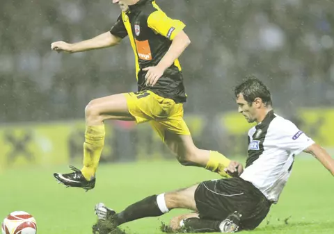 Au pus botniţă bucuriei