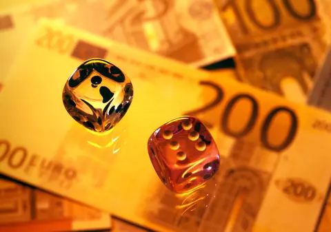 Scandalul politic aduce o depreciere record a leului