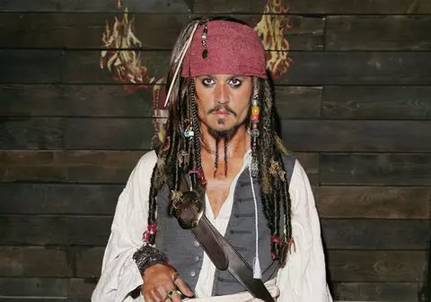 Kusturica îi ridică statuie lui Johnny Deep