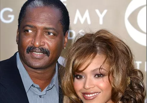 Beyonce vrea să facă un film despre tatăl ei