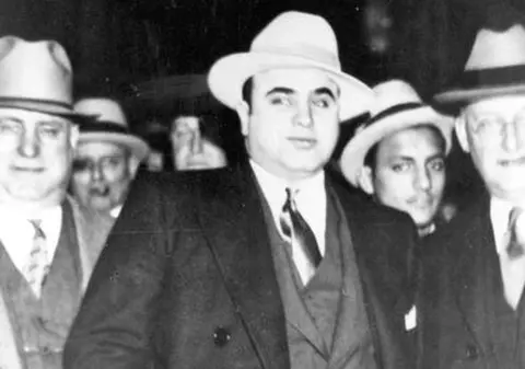 Criza, bat-o vina! O casă a lui Al Capone, scoasă la licitaţie 