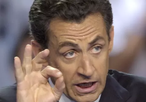 Fiul lui Sarkozy, acuzat că primeşte pe nedrept un post