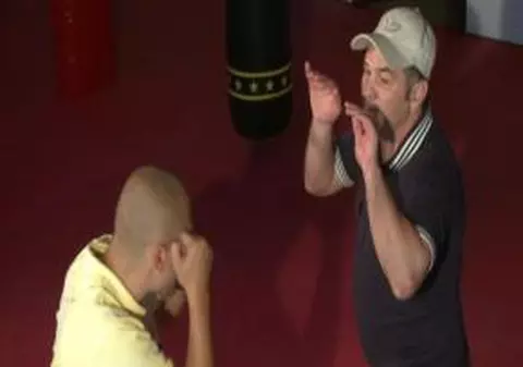 Puya ia lectii de box de la Doroftei!