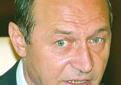 Băsescu: "Nu susţin varianta cu un premier independent" 