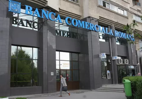 Sistemul de carduri de la BCR va fi oprit în noaptea de vineri spre sâmbătă