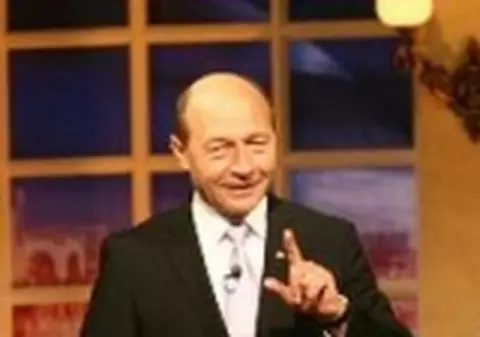 Băsescu: "Mi l-aş dori pe Geoană în turul 2, dar mă voi bate cu Crin"