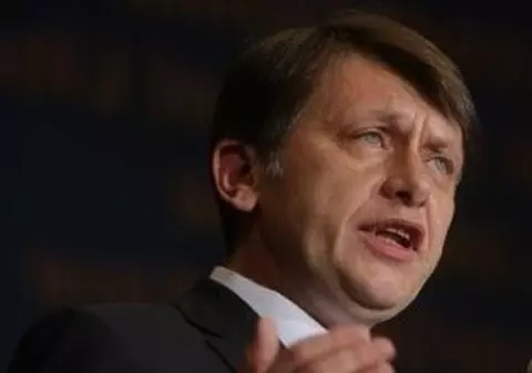 Antonescu, nerăbdător să i se adreseze lui Băsescu în turul doi